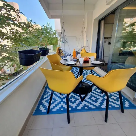 New 3 Bed Town With Pool