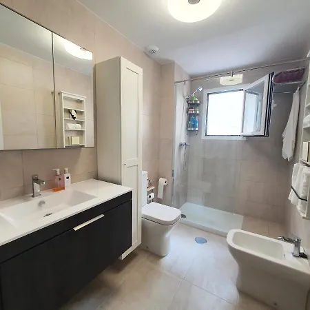 Apartment New 3 Bed Town With Pool