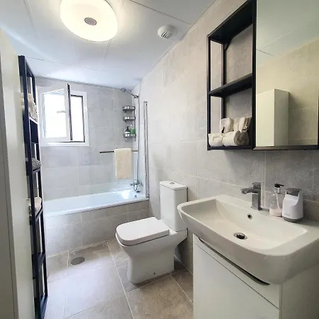 New 3 Bed Town With Pool Διαμέρισμα Εστεπόνα