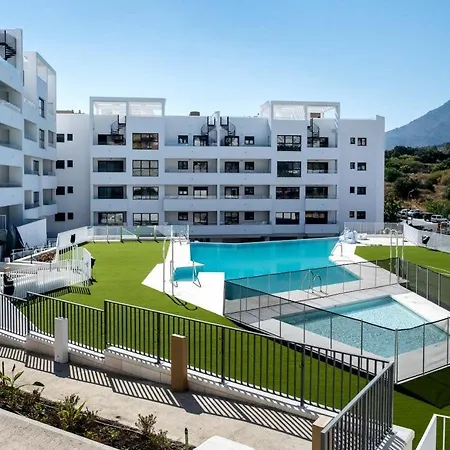 New 3 Bed Town With Pool Διαμέρισμα *