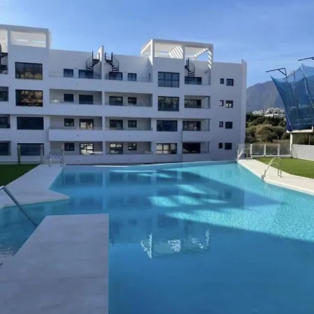 New 3 Bed Town With Pool * Εστεπόνα